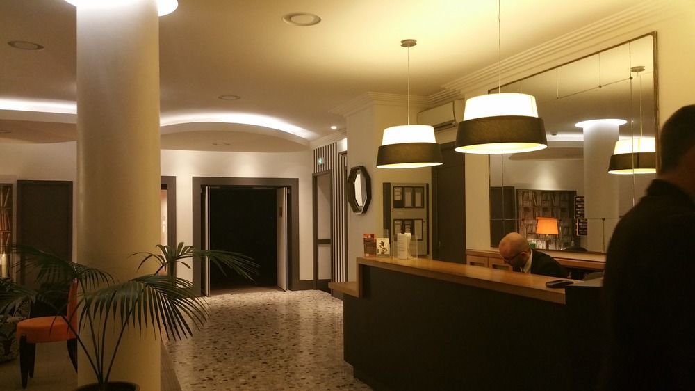 Hotel Raymond 4 Toulouse Buitenkant foto